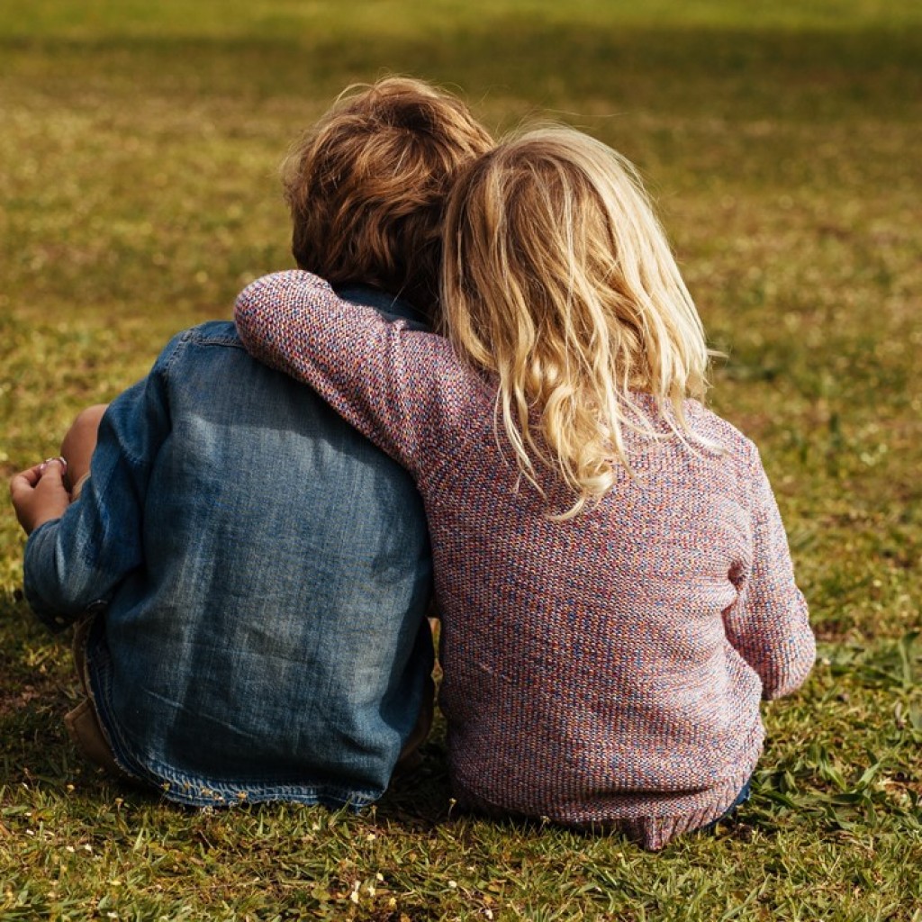 How does divorce affect siblings?